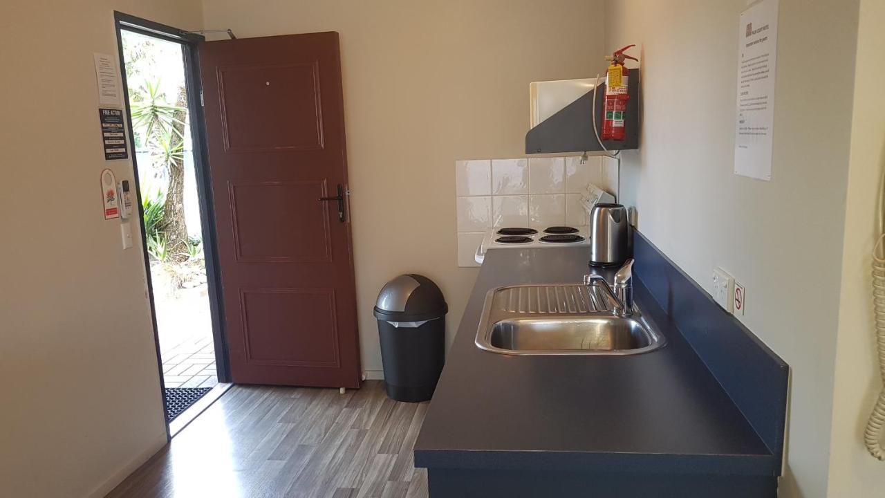 أوتوروهانغا Palm Court Motel المظهر الخارجي الصورة